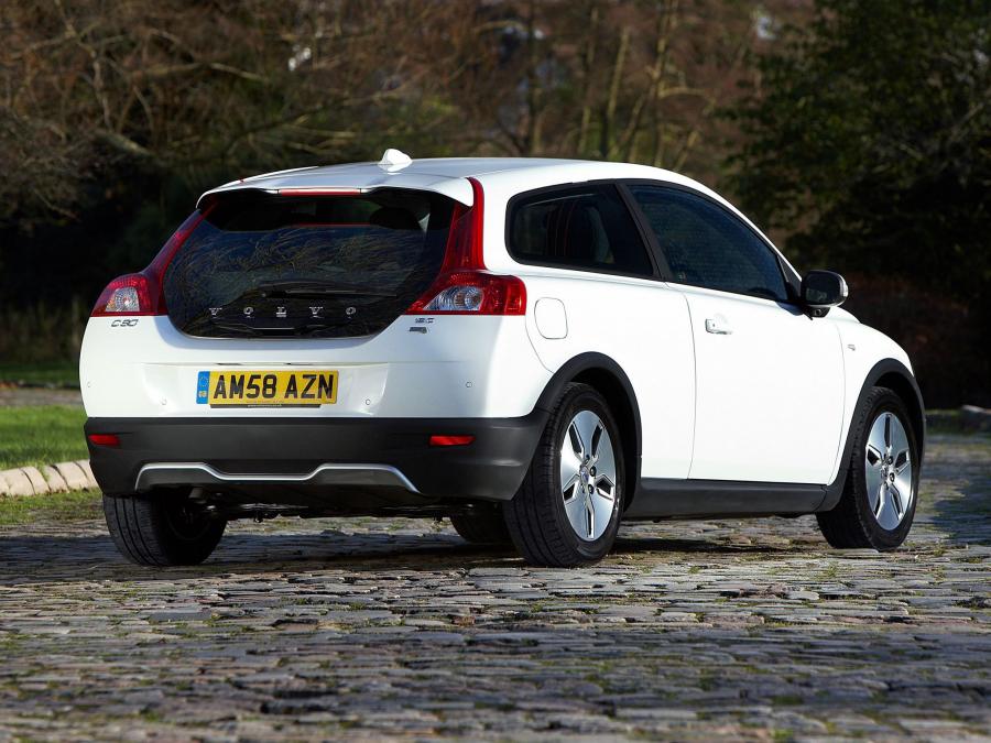  Volvo C30 DRIVe Efficiency 2008 года  (UK) (фото 7 из 8)